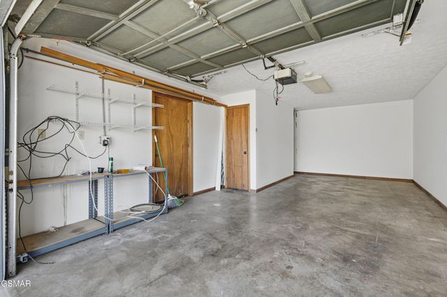 2812 Burnett Drive, Kodak, TN 37764