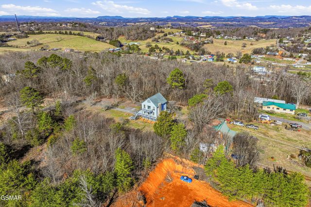 2812 Burnett Drive, Kodak, TN 37764