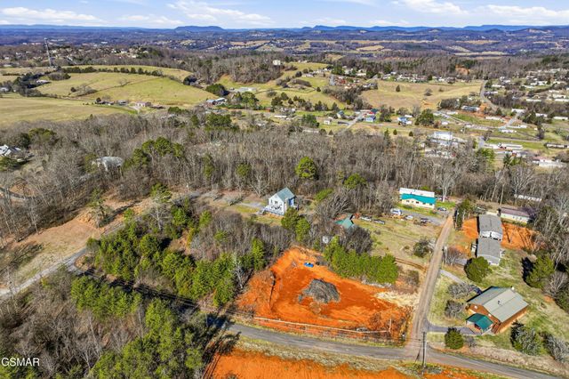 2812 Burnett Drive, Kodak, TN 37764