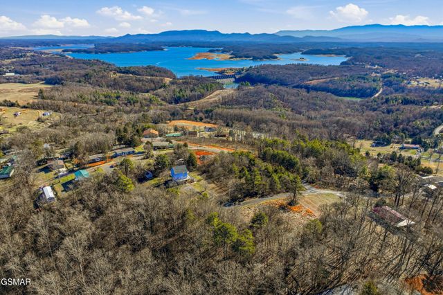 2812 Burnett Drive, Kodak, TN 37764