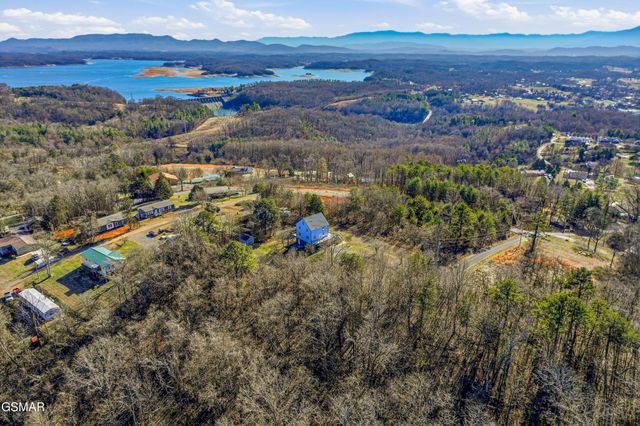 2812 Burnett Drive, Kodak, TN 37764