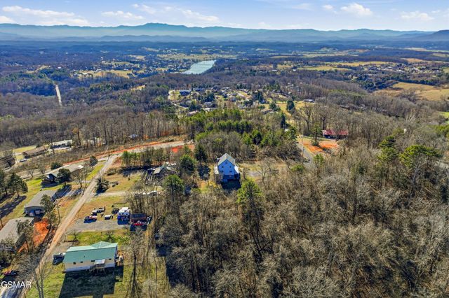 2812 Burnett Drive, Kodak, TN 37764