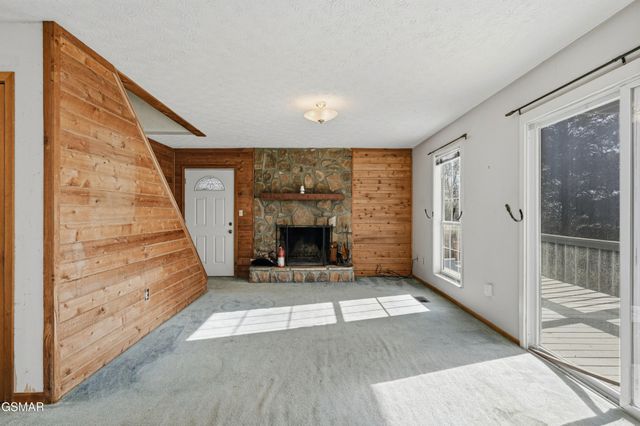2812 Burnett Drive, Kodak, TN 37764