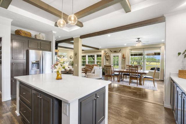 4117 S 77th Road, Bolivar, MO 65613