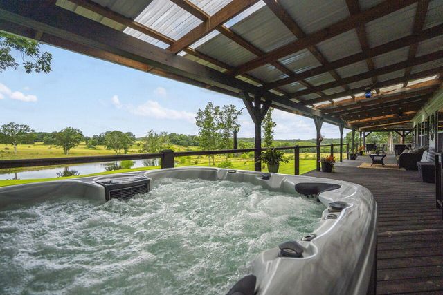 4117 S 77th Road, Bolivar, MO 65613