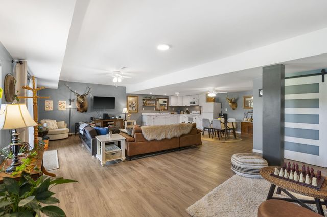 4117 S 77th Road, Bolivar, MO 65613