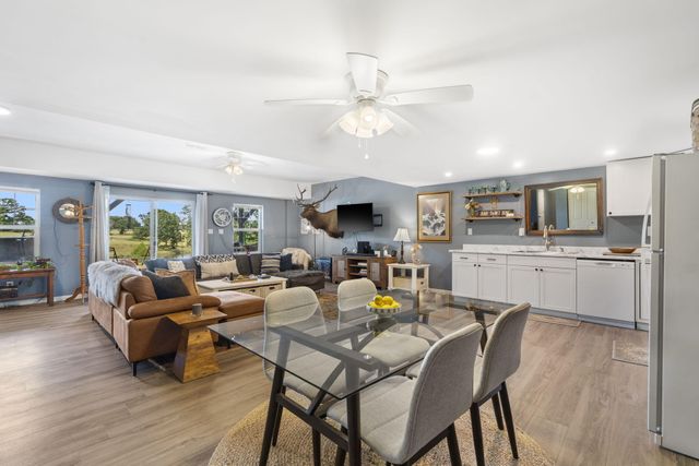 4117 S 77th Road, Bolivar, MO 65613