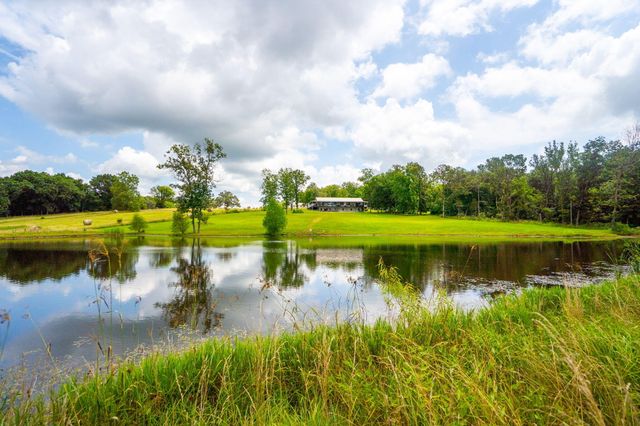 4117 S 77th Road, Bolivar, MO 65613