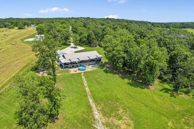 4117 S 77th Road, Bolivar, MO 65613