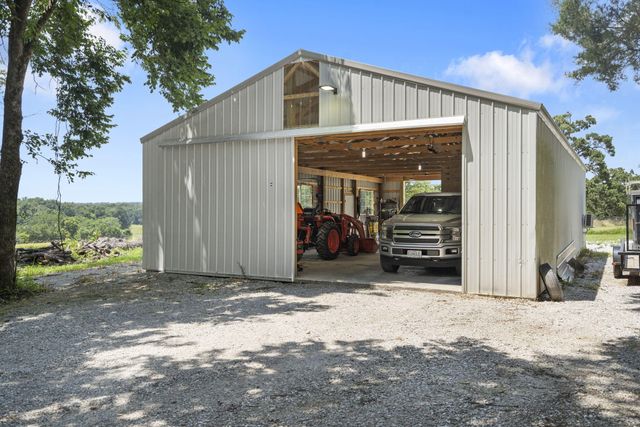 4117 S 77th Road, Bolivar, MO 65613