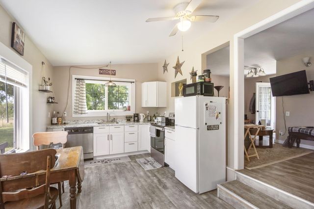 4117 S 77th Road, Bolivar, MO 65613