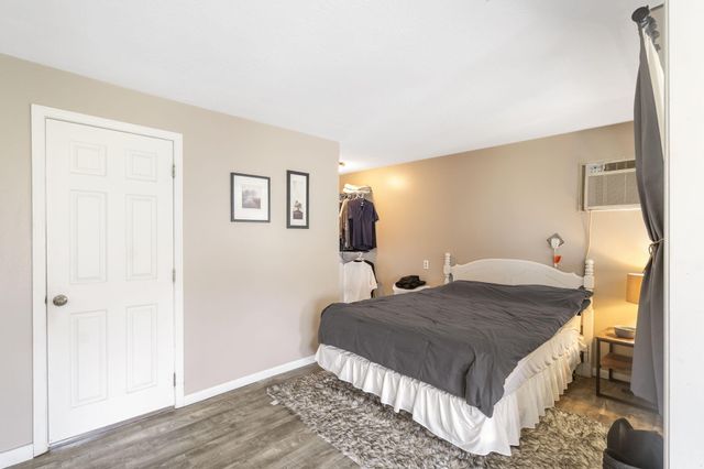 4117 S 77th Road, Bolivar, MO 65613