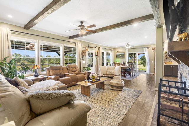 4117 S 77th Road, Bolivar, MO 65613