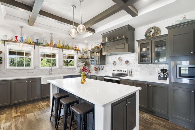 4117 S 77th Road, Bolivar, MO 65613