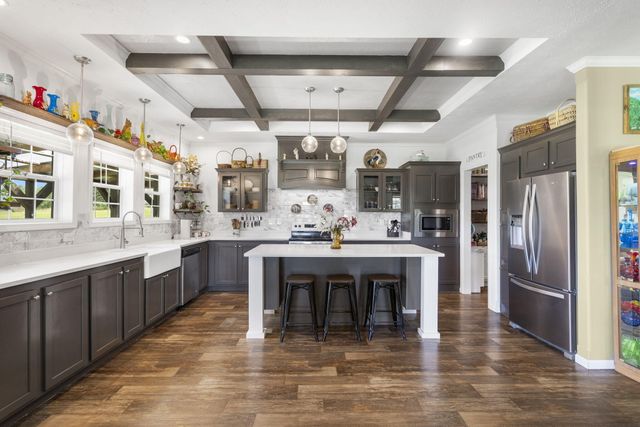 4117 S 77th Road, Bolivar, MO 65613