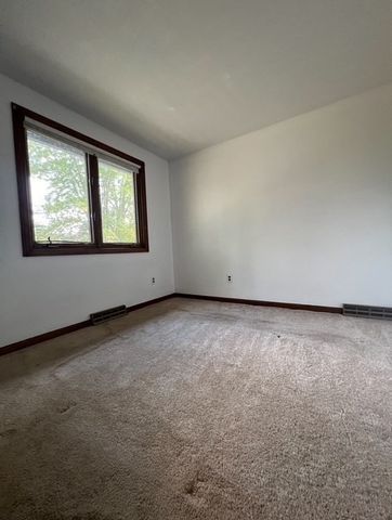 93 Lantern Ln 1, West Springfield, MA 01089