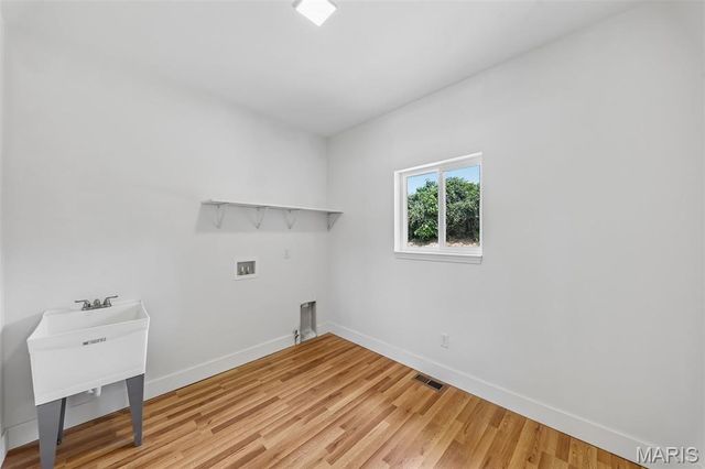 156 Reading Avenue, Maryland Heights, MO 63043