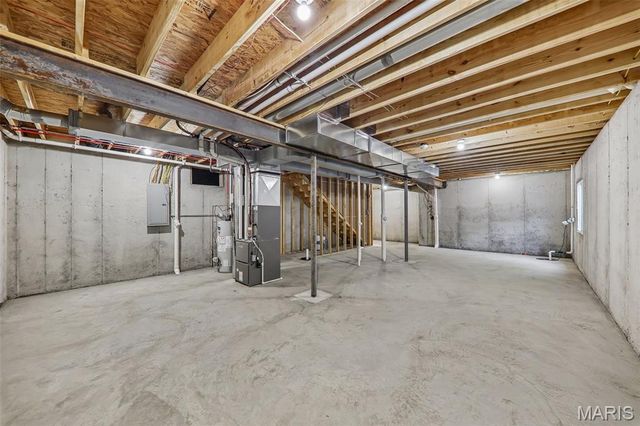 156 Reading Avenue, Maryland Heights, MO 63043