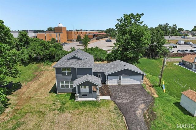 156 Reading Avenue, Maryland Heights, MO 63043