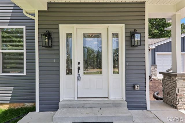156 Reading Avenue, Maryland Heights, MO 63043