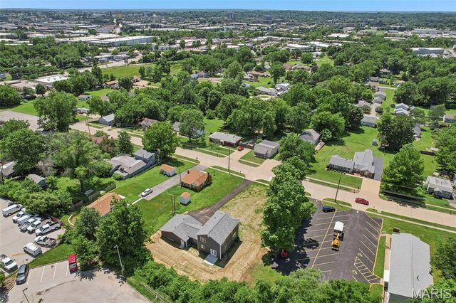 156 Reading Avenue, Maryland Heights, MO 63043