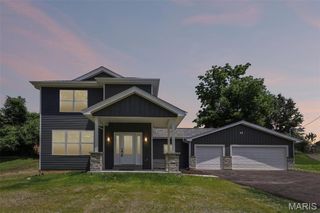 156 Reading Avenue, Maryland Heights, MO 63043