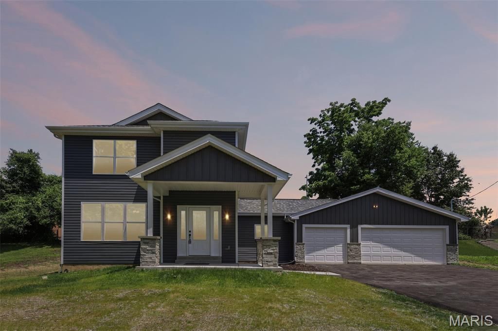 156 Reading Avenue, Maryland Heights, MO 63043