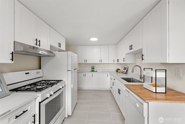 12049 NE 97th Street, Kirkland, WA 98033