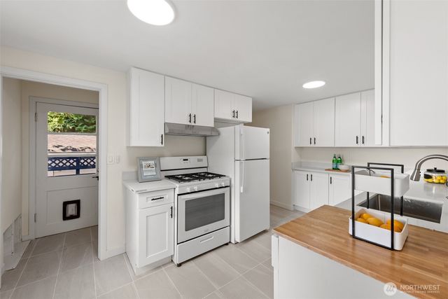 12049 NE 97th Street, Kirkland, WA 98033