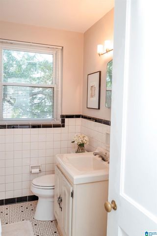 2503 Mountain Brook Cir Apt C, Mountain Brook, AL 35223