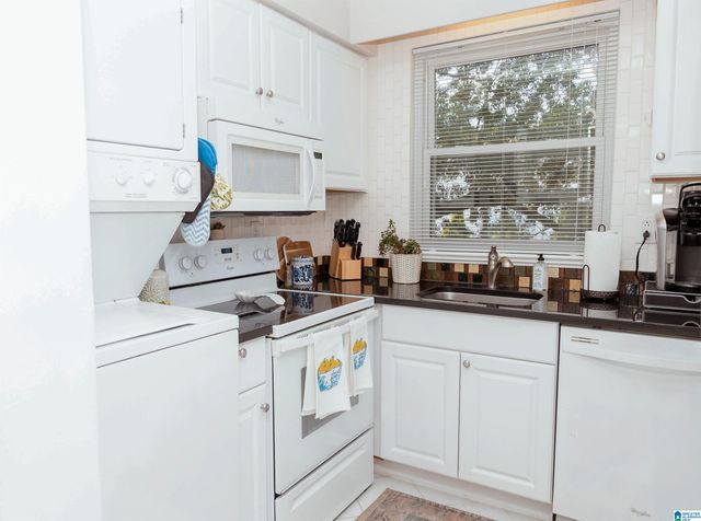 2503 Mountain Brook Cir Apt C, Mountain Brook, AL 35223