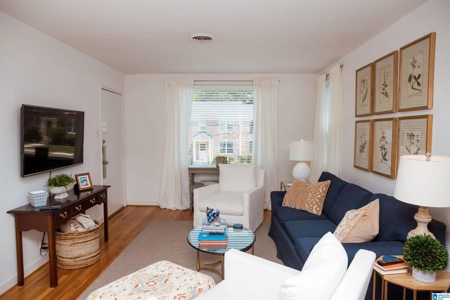 2503 Mountain Brook Cir Apt C, Mountain Brook, AL 35223