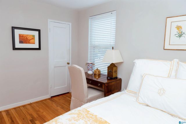 2503 Mountain Brook Cir Apt C, Mountain Brook, AL 35223