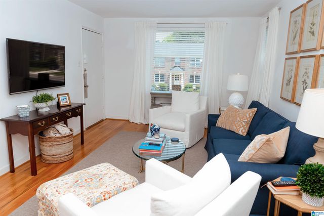 2503 Mountain Brook Cir Apt C, Mountain Brook, AL 35223