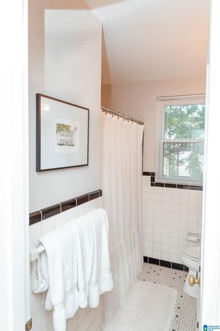 2503 Mountain Brook Cir Apt C, Mountain Brook, AL 35223