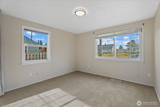833 S MacArthur Street, Tacoma, WA 98465