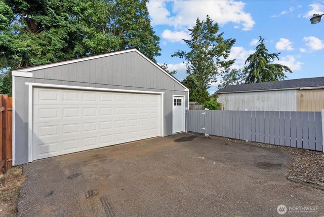 833 S MacArthur Street, Tacoma, WA 98465
