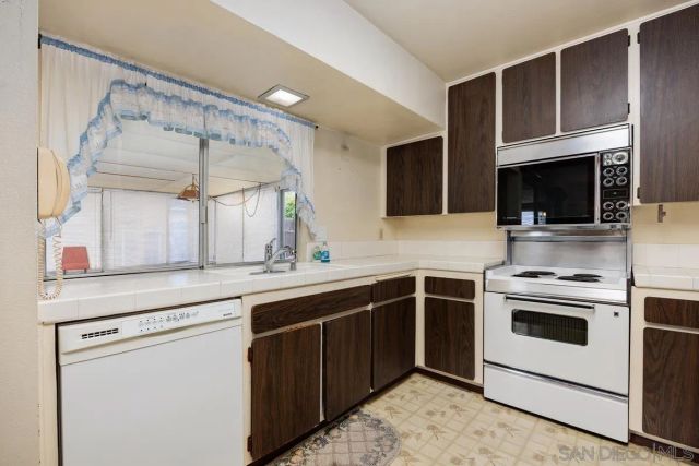 13124 Avenida Grande, San Diego, CA 92129