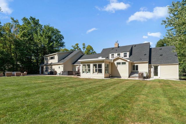 25745 Wild Rose Lane, Excelsior, MN 55331
