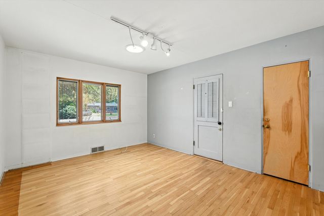 934 Fairway Road NW, Albuquerque, NM 87107