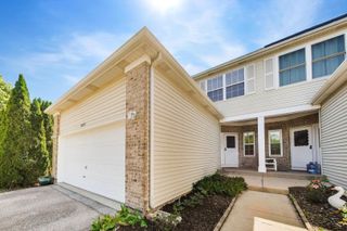 1039 Viewpoint Drive, Lake In The Hills, IL 60156