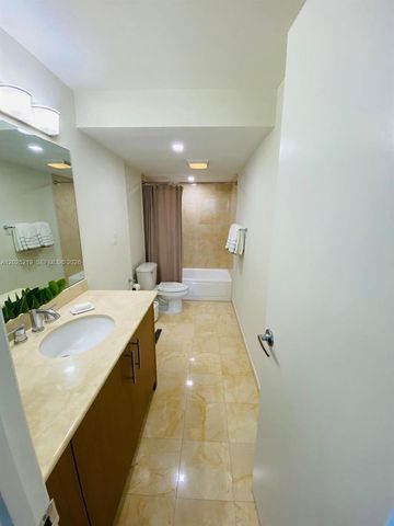 10275 E Collins Ave 324, Bal Harbour, FL 33154