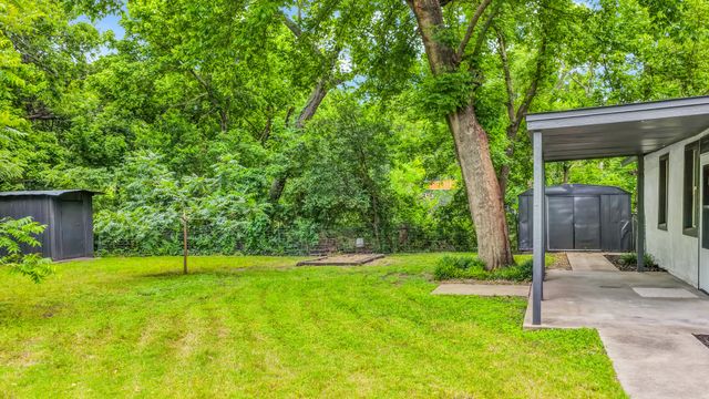 307 S Walnut Street, Weatherford, TX 76086