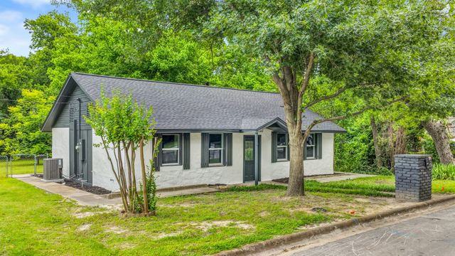 307 S Walnut Street, Weatherford, TX 76086