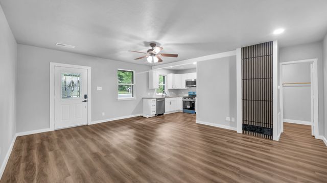 307 S Walnut Street, Weatherford, TX 76086