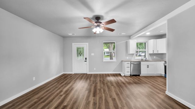 307 S Walnut Street, Weatherford, TX 76086