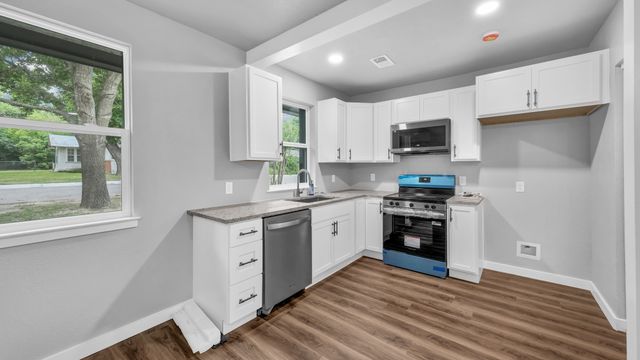 307 S Walnut Street, Weatherford, TX 76086