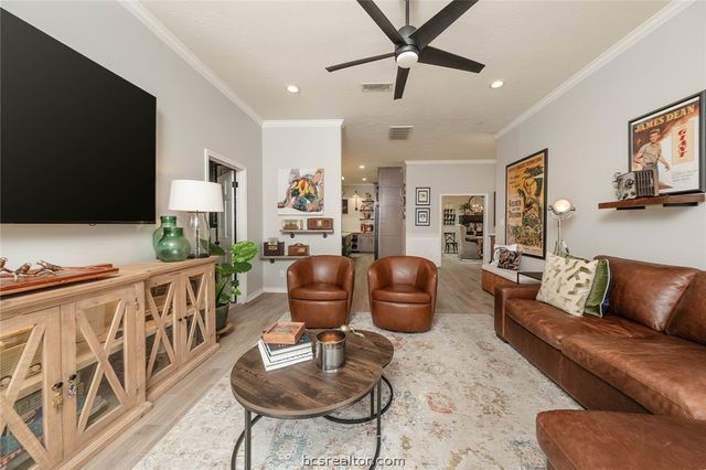 1308 Brook Hollow Drive, Bryan, TX 77802