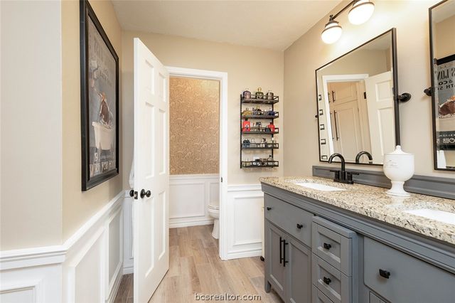 1308 Brook Hollow Drive, Bryan, TX 77802