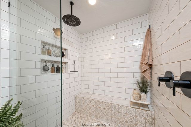 1308 Brook Hollow Drive, Bryan, TX 77802